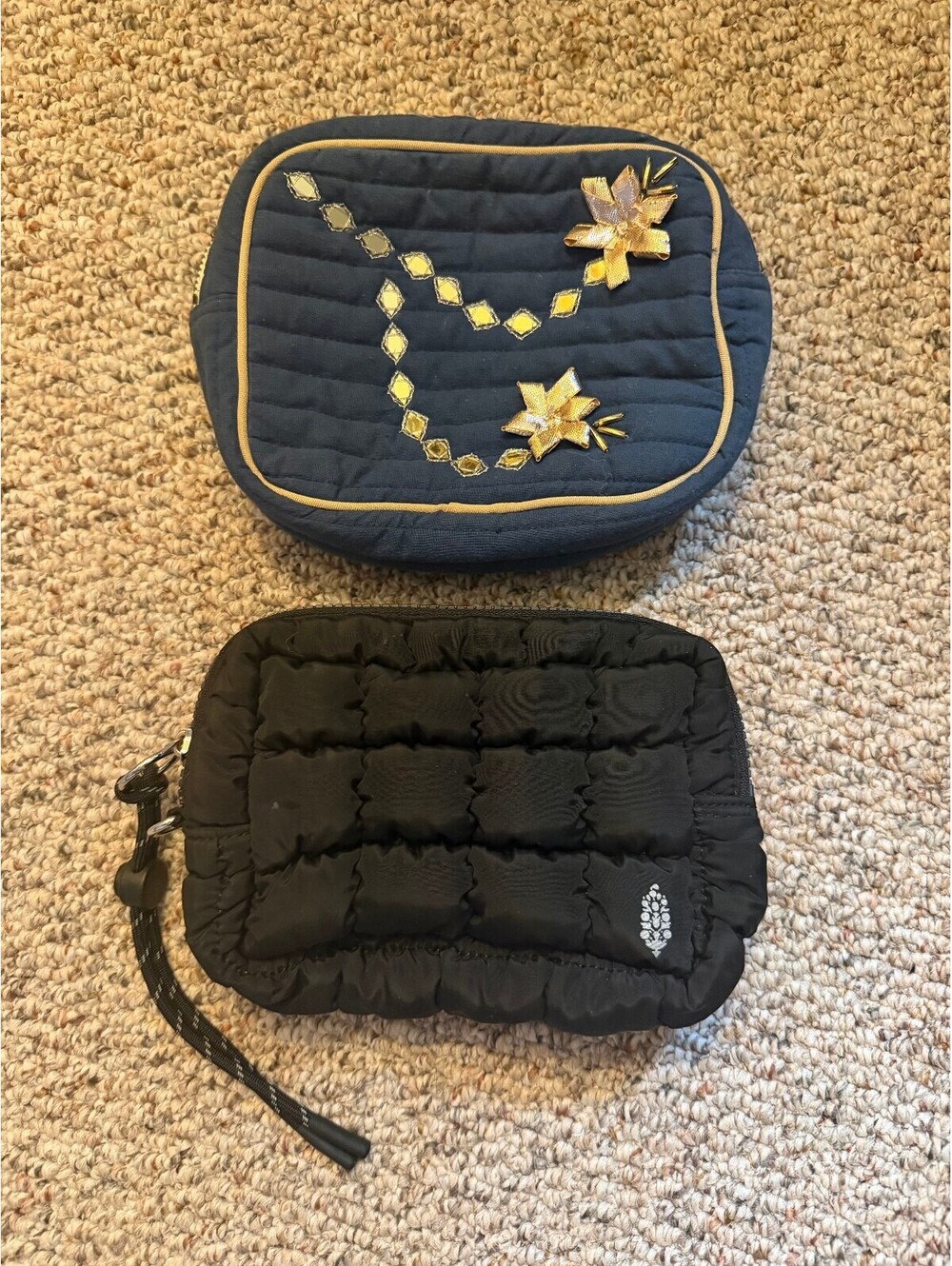 Free People (2) makeup travel cases, moon blue quilted/quilted black